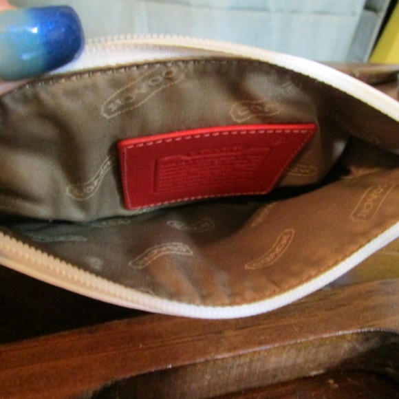 Coach Leatherware Wristlet Red and white - Picture 2 of 6